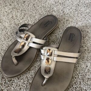 Clarks Women's Beige and Brown Gem Sandals sz7